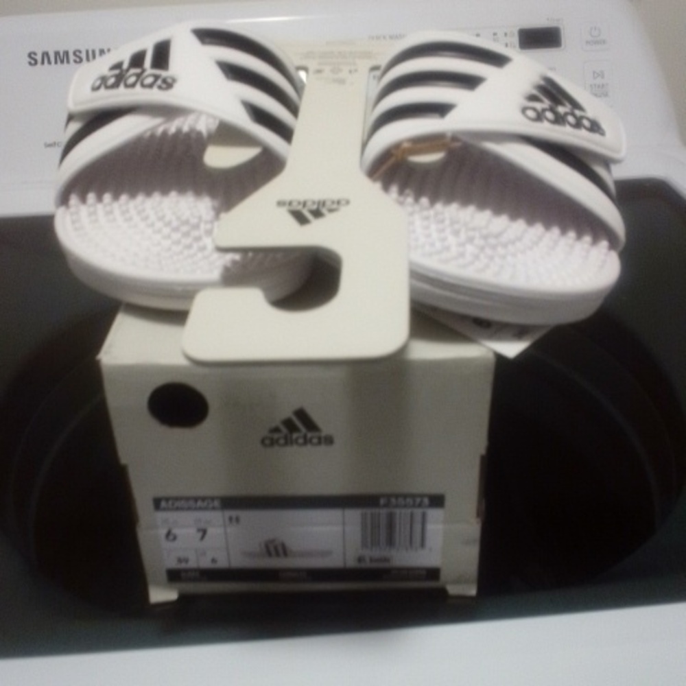 NWT Unisex Adidas white/black massage slides